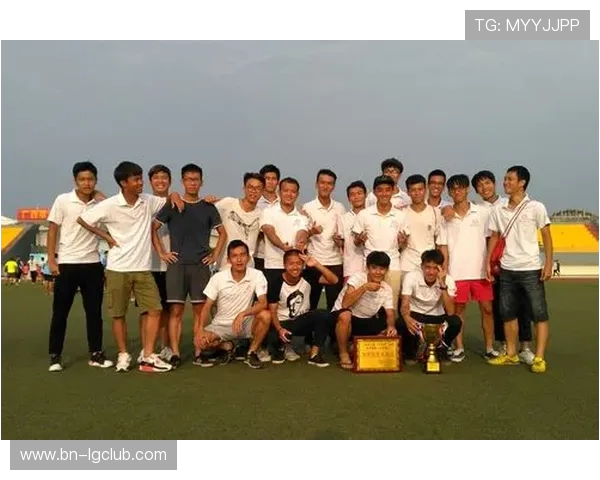 玉树足球队与海南足球队携手共创西南海岛足球发展新篇章